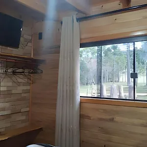 Casa de Férias Pequeno Bosque Com Deck E Vista P/ O Rio, São Joaquim
